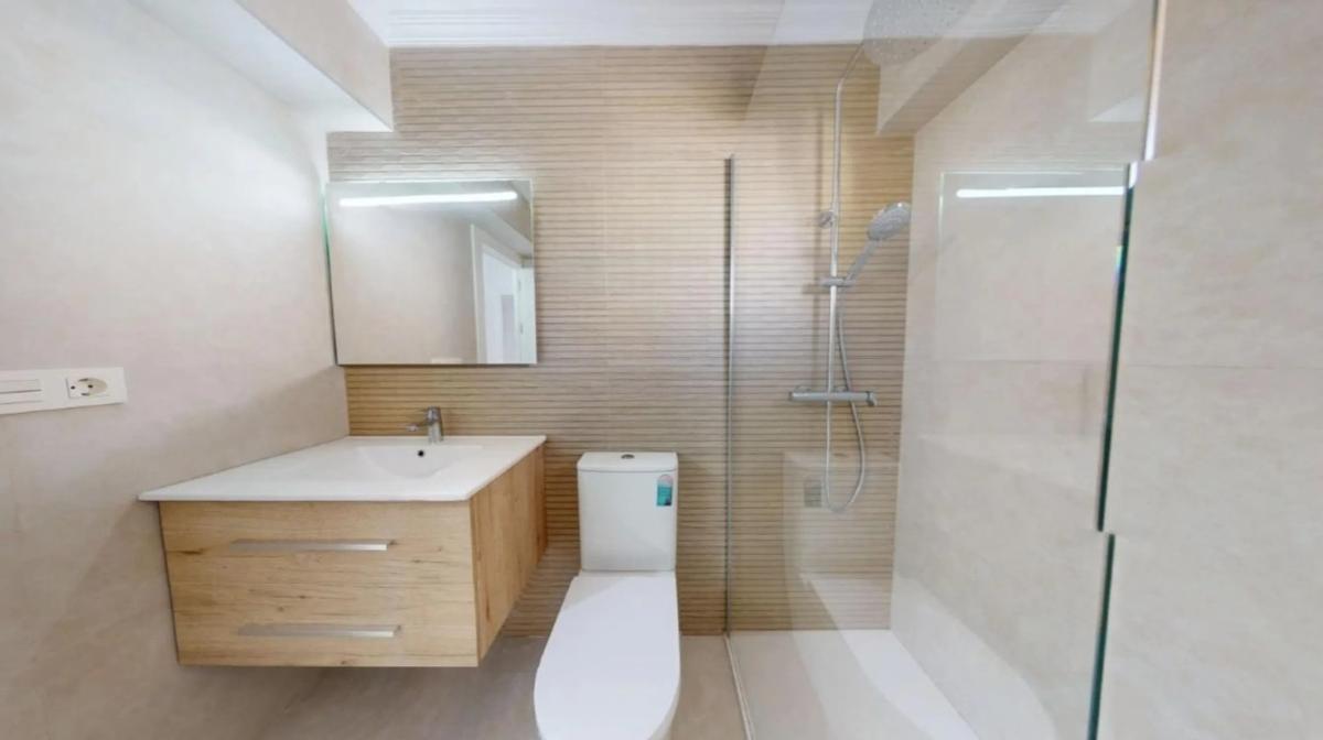 Venta de piso en Barrio Los Europeos, Torrevieja
photo 1