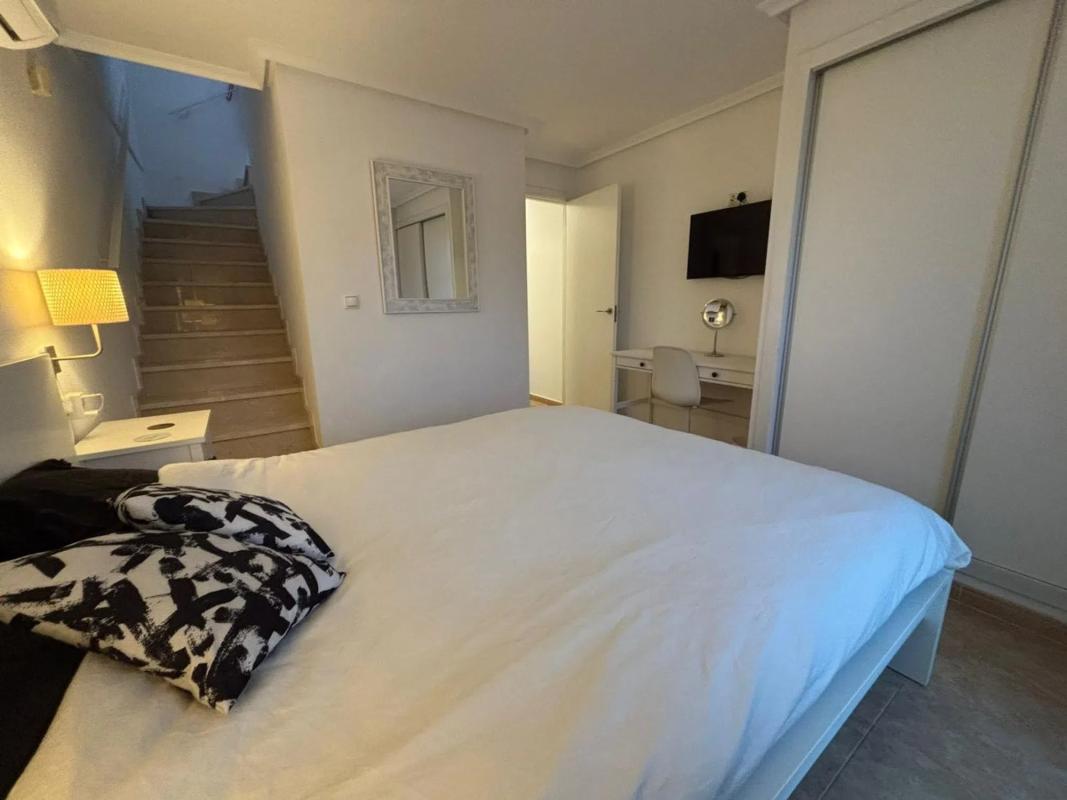 Sale of townhouse in Avenida de Alemania , Torrevieja photo 4