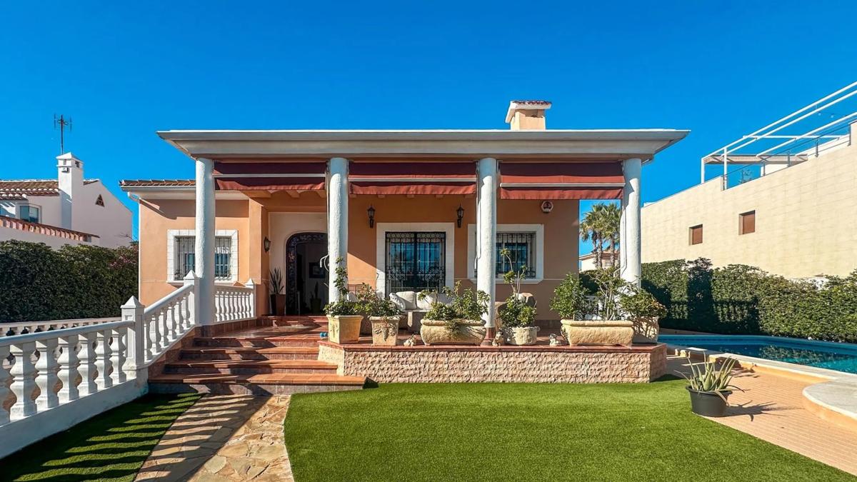 Продажа отдельного шале в Barrio Cañada del Molino, Торревьеха photo 2