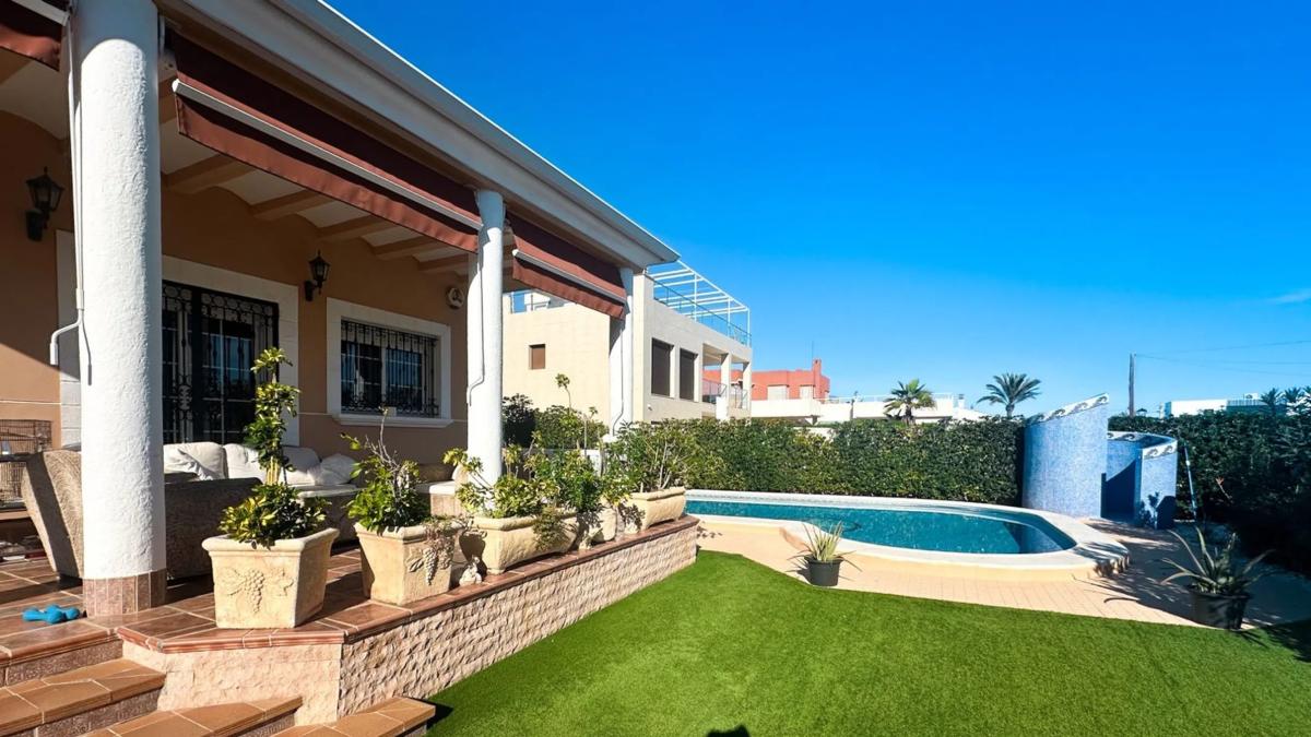 Продажа отдельного шале в Barrio Cañada del Molino, Торревьеха photo 3