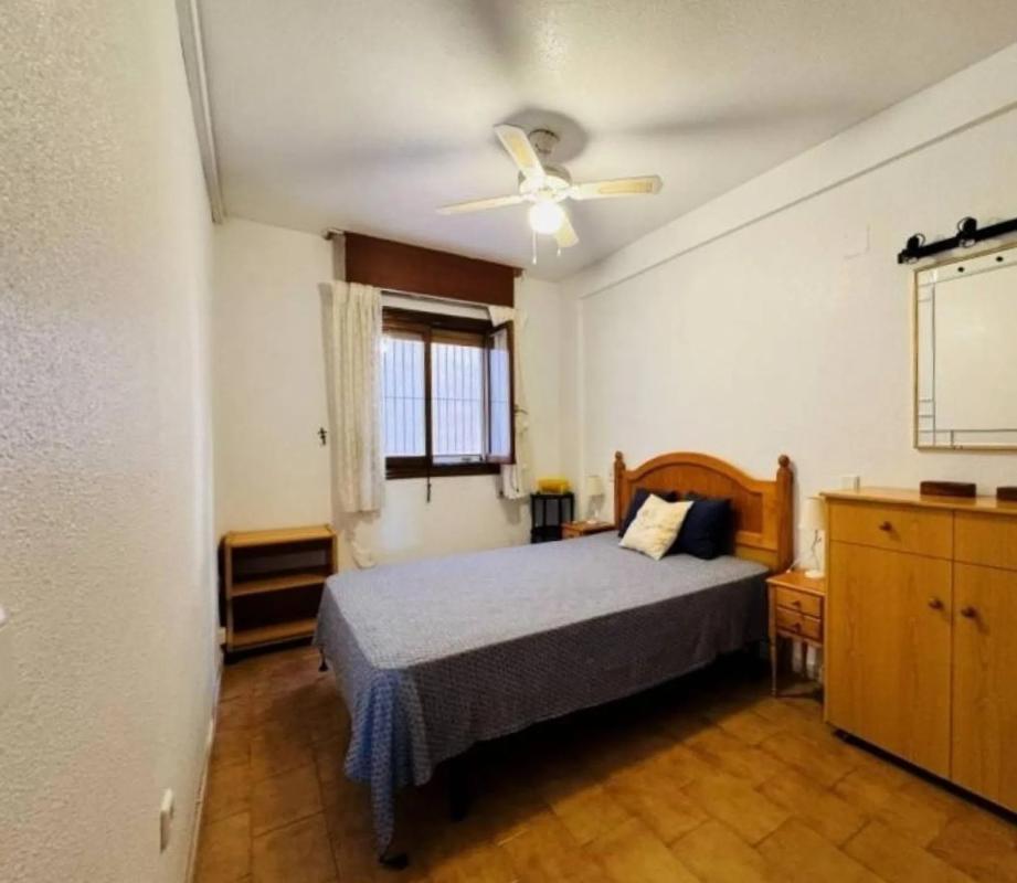Venta de piso en Barrio Gaspar Perrelló, Torrevieja
photo 2
