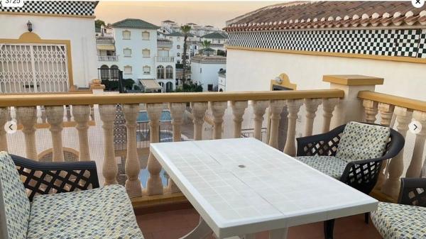Duplex en venta en Calle Mimosas, Torrevieja photo 3