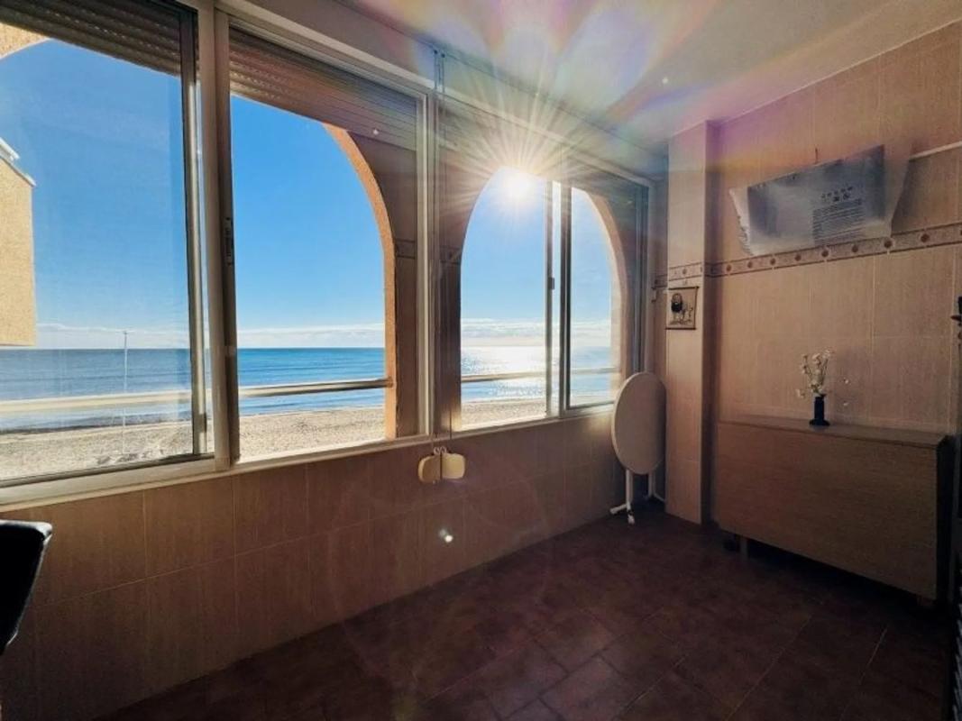 Venta de piso en Barrio Gaspar Perrelló, Torrevieja
photo 2