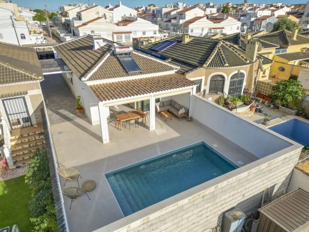 Venta de chalet independiente en Barrio La Siesta - El Salado - Torreta, Torrevieja
photo 3