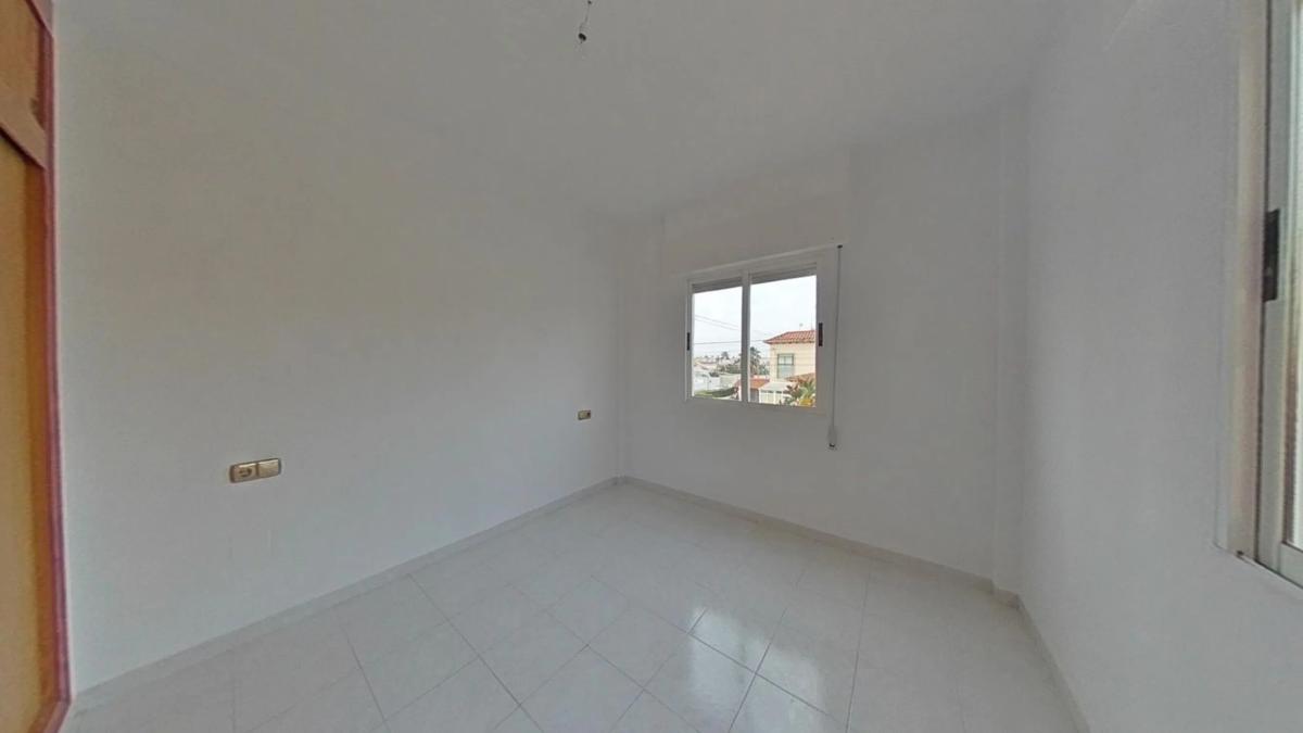 Sale of apartment in Calle Halcón, Torrevieja
 photo 3