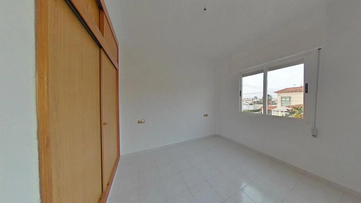 Sale of apartment in Calle Halcón, Torrevieja
 photo 4