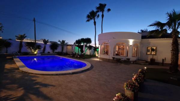Chalet wolnostojący na sprzedaż w Barrio La Siesta - El Salado - Torreta, Torrevieja thumbnail 1