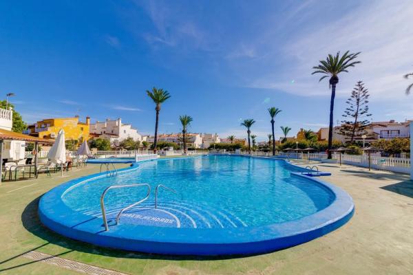 Chalet wolnostojący na sprzedaż w Barrio La Siesta - El Salado - Torreta, Torrevieja photo 1