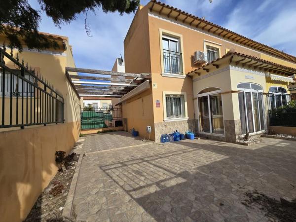 Duplex for sale on Barrio La Siesta - El Salado - Torreta, Torrevieja thumbnail 1