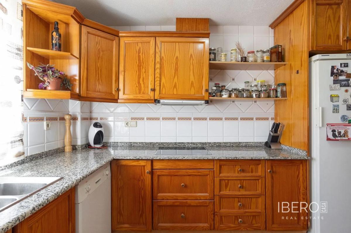 Sale of independent chalet in Avenida Adradas, Torrevieja
photo 3