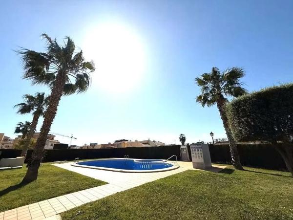 Chalet wolnostojący na sprzedaż w Barrio La Siesta - El Salado - Torreta, Torrevieja photo 1