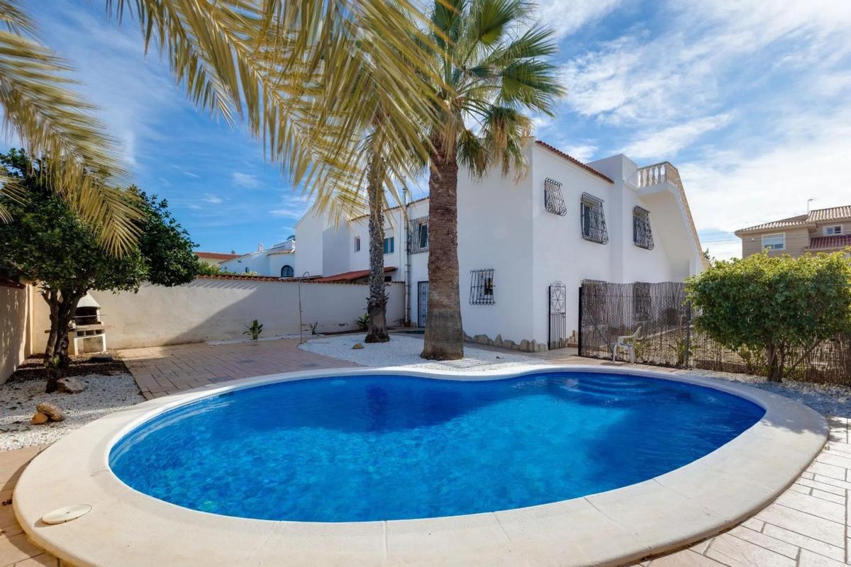 Venta de chalet independiente en Barrio La Siesta - El Salado - Torreta, Torrevieja
photo 4