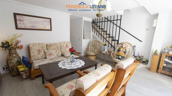 Terraced house for sale at  Calle de las Rosas, 215 , Torrevieja photo 1