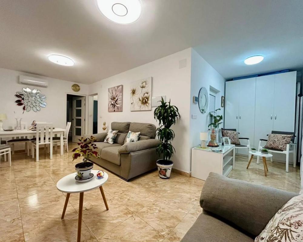 Sale of townhouse in  Calle Rodrigo, 7 , Torrevieja photo 3