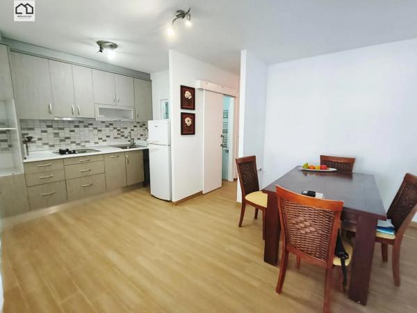 Chalet adosado en venta en Barrio La Siesta - El Salado - Torreta , Torrevieja thumbnail 2
