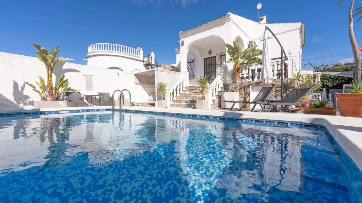 Venta de chalet independiente en Barrio La Siesta - El Salado - Torreta, Torrevieja
photo 3