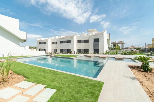 Venta de piso en Calle Pego, Torrevieja
 photo 1