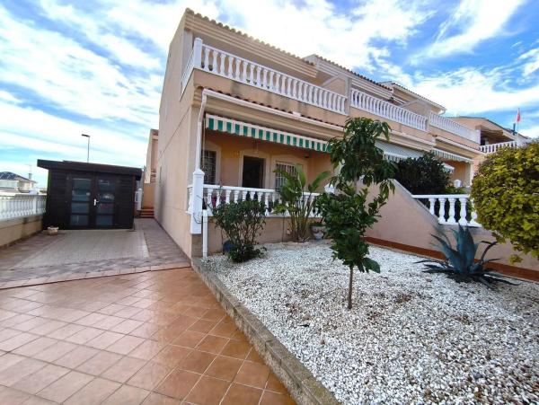 Chalet pareado en calle Veleta photo 3