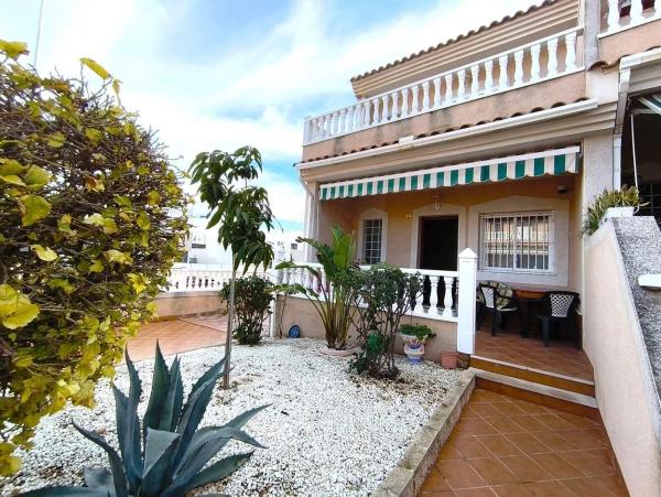 Chalet pareado en calle Veleta photo 4