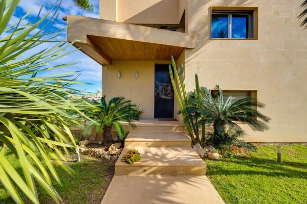 Chalet wolnostojący na sprzedaż w  Calle Covadonga, Torrevieja photo 3