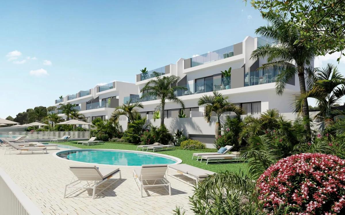 Sale of townhouse in Calle Benissa, 50 , Torrevieja photo 1