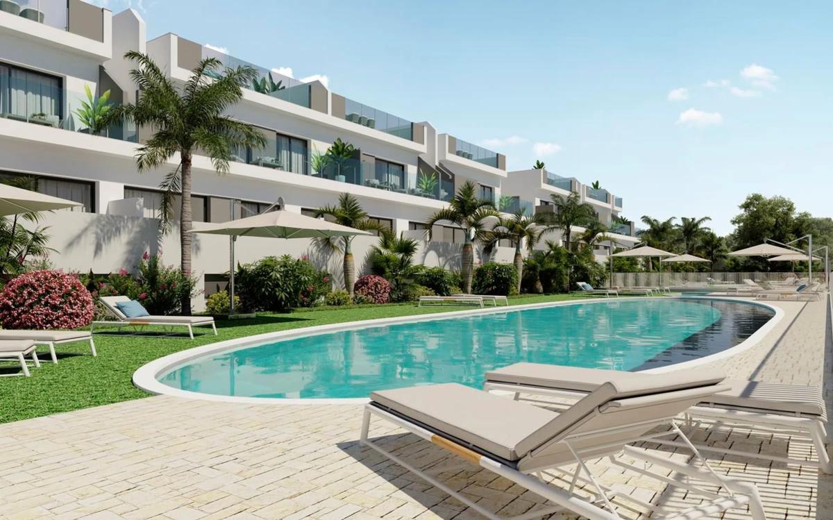 Sale of townhouse in Calle Benissa, 50 , Torrevieja photo 2