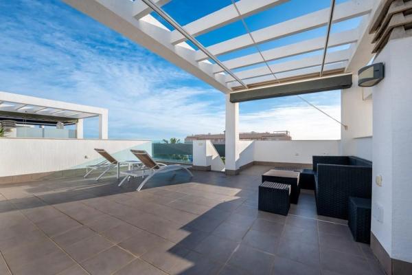 Venta de piso en Calle Txacolina, Torrevieja
 photo 1