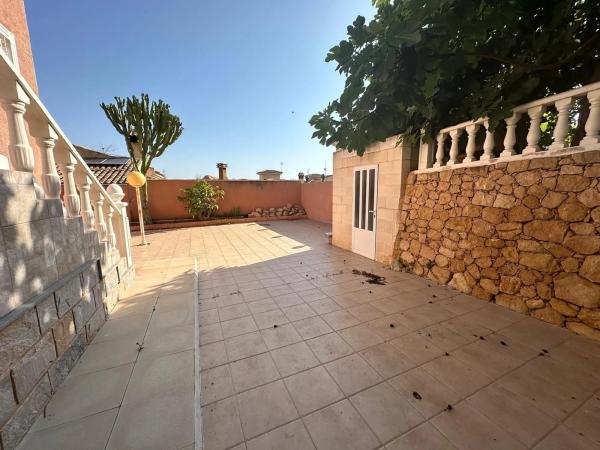 Chalet wolnostojący na sprzedaż w  Barrio Los Balcones - Los Altos del Edén, Torrevieja photo 1
