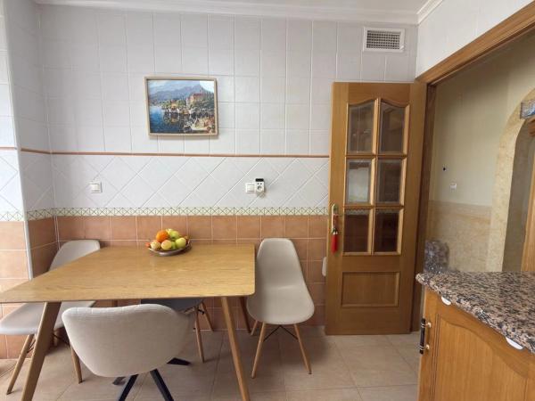 Chalet pareado en calle Pico Maldito s/n photo 4