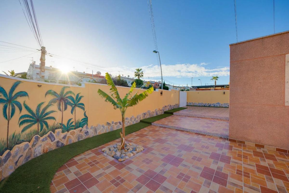 Продажа отдельного шале в Barrio Los Balcones - Los Altos del Edén, Торревьеха photo 3