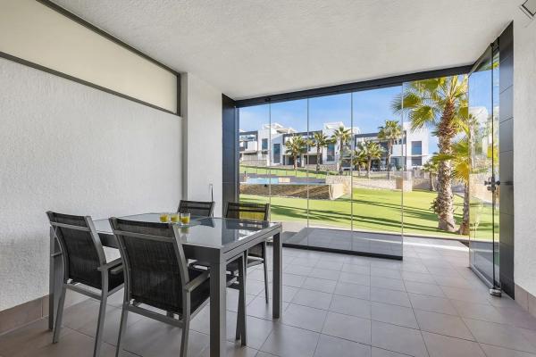 Venta de piso en Calle Humedal, 49, Torrevieja
 photo 1