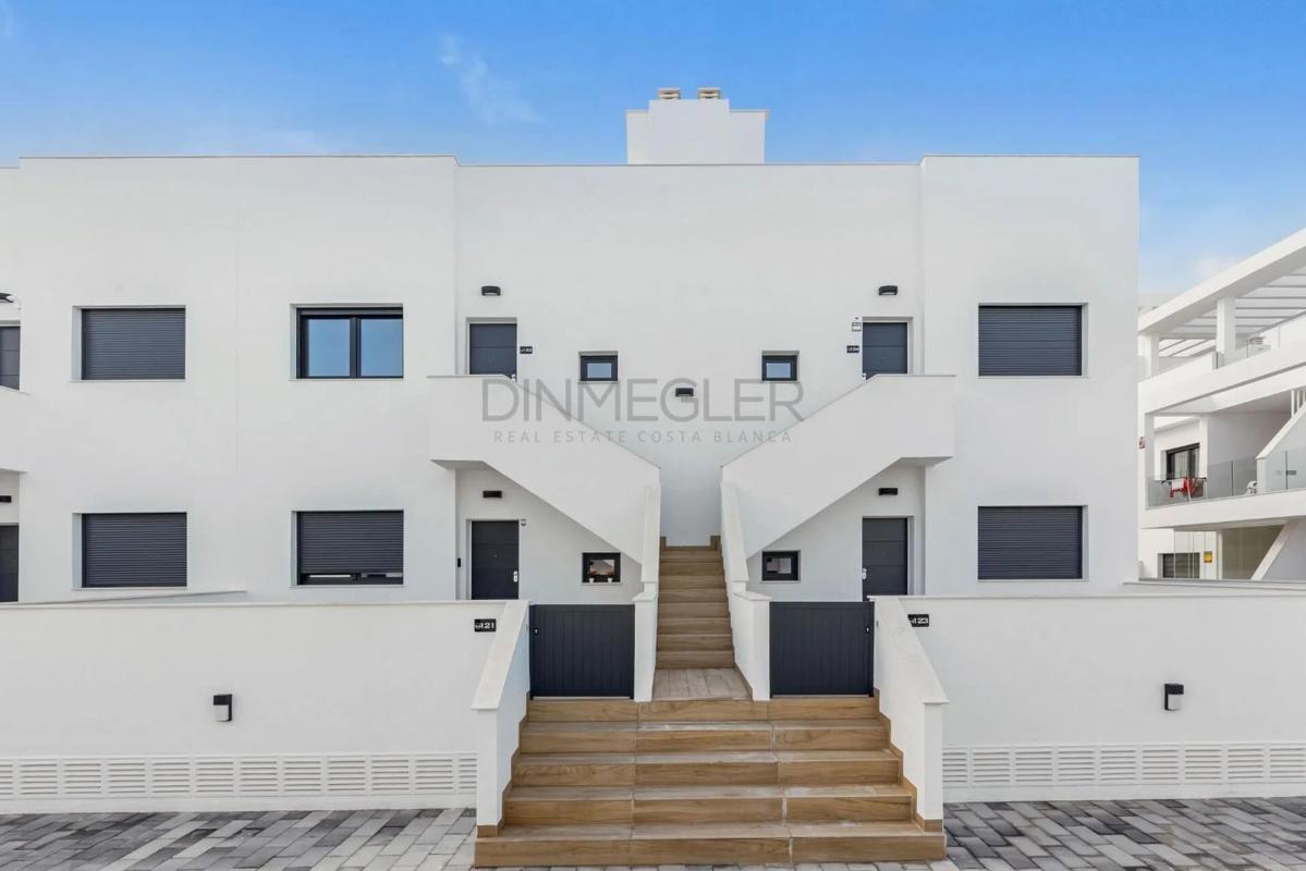 Venta de chalet independiente en Calle Teulada, Torrevieja
 photo 2