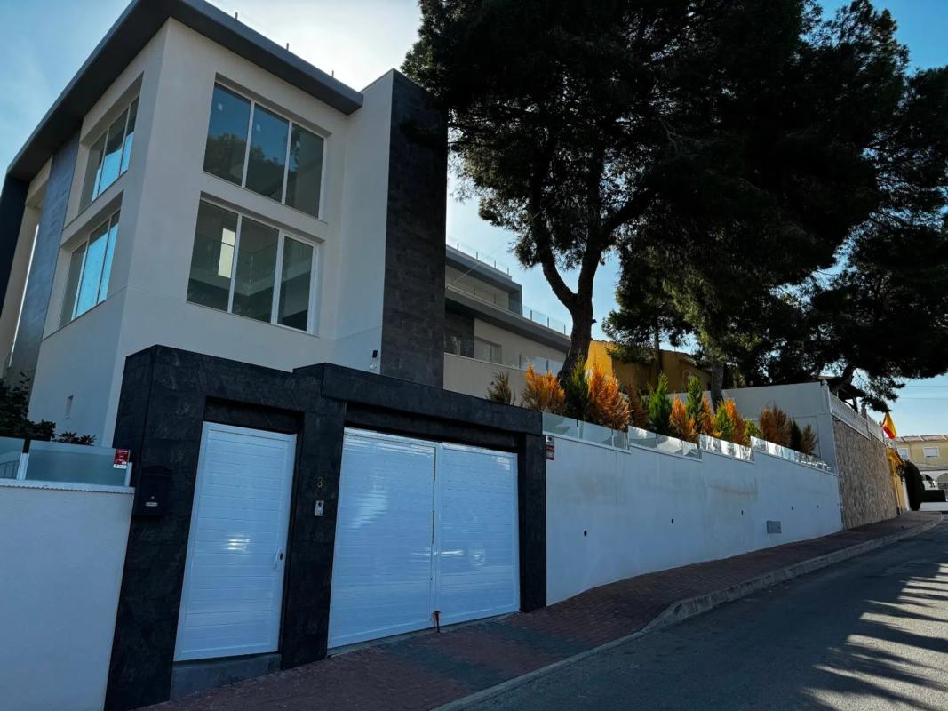 Venta de chalet independiente en Calle Argo Bal s/n, Torrevieja
photo 2