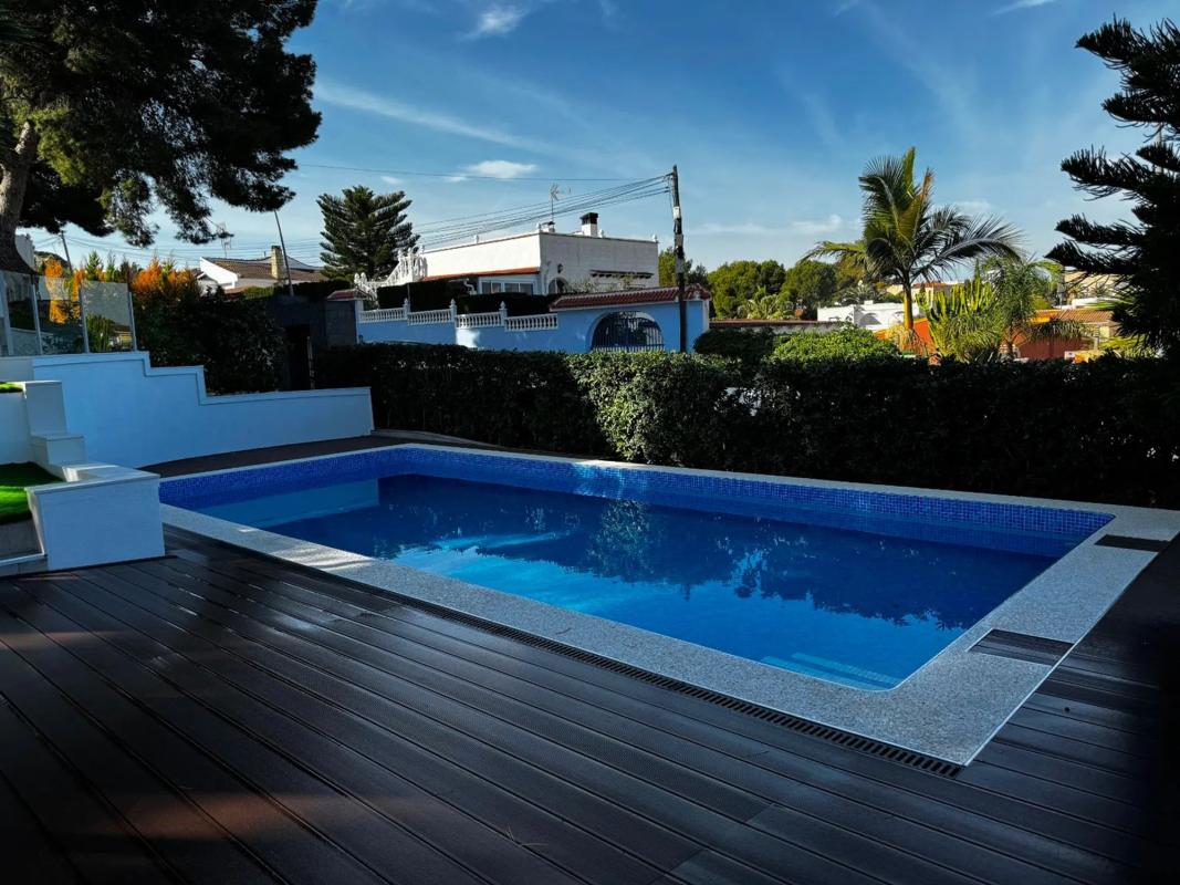 Venta de chalet independiente en Calle Argo Bal s/n, Torrevieja
photo 3