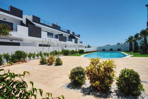 Duplex en venta en Avenida de Dénia, Torrevieja photo 2
