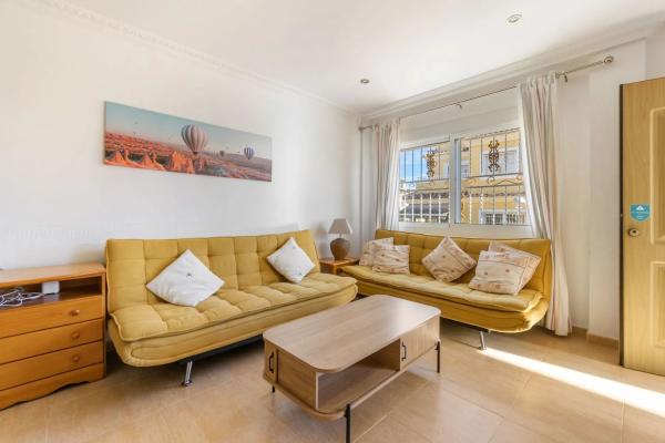 Chalet adosado en venta en Calle Maladeta s/n , Torrevieja thumbnail 1