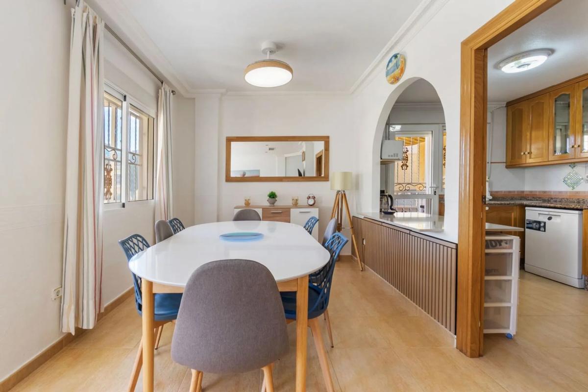 Sale of townhouse in Calle Maladeta s/n , Torrevieja photo 4