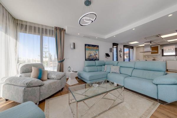 Chalet wolnostojący na sprzedaż w  Barrio Los Balcones - Los Altos del Edén, Torrevieja photo 3