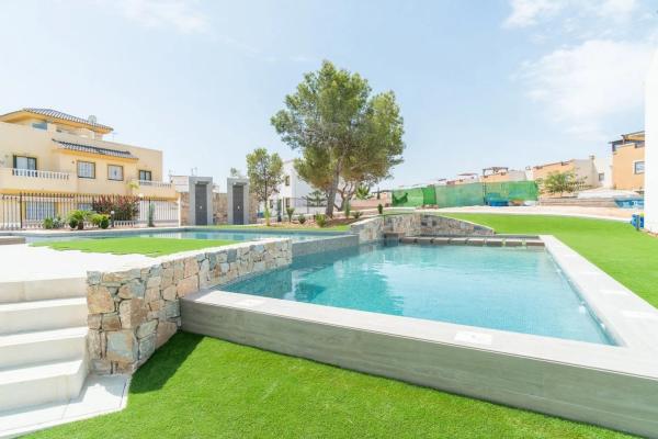 Sale of flat in Barrio Los Balcones - Los Altos del Edén, Torrevieja
 photo 1
