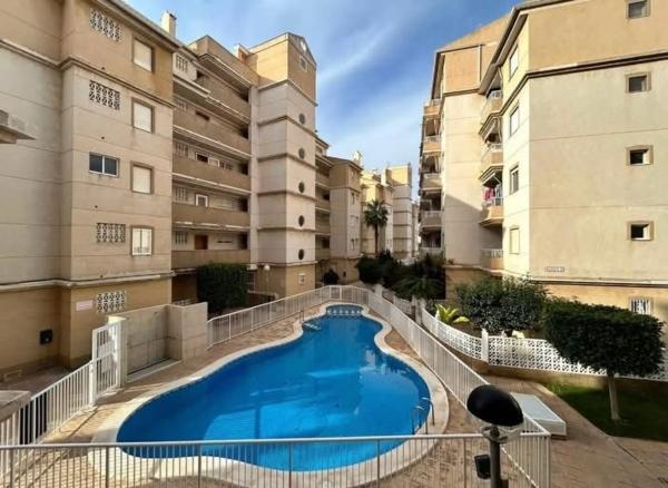 Venta de piso en Urb calas blancas s/n, Torrevieja
 photo 1