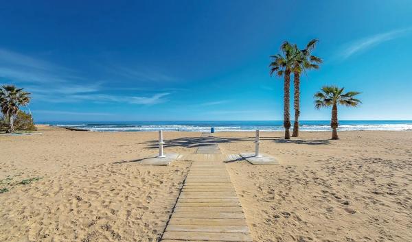 Sprzedaż mieszkania w Ronda José Samper García, 1, Torrevieja
 photo 1