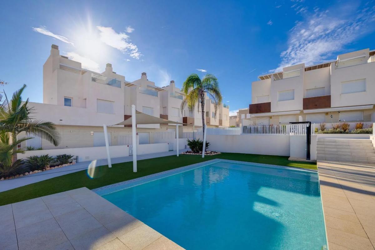 Продажа отдельного шале в Barrio Aguas Nuevas, Торревьеха photo 1
