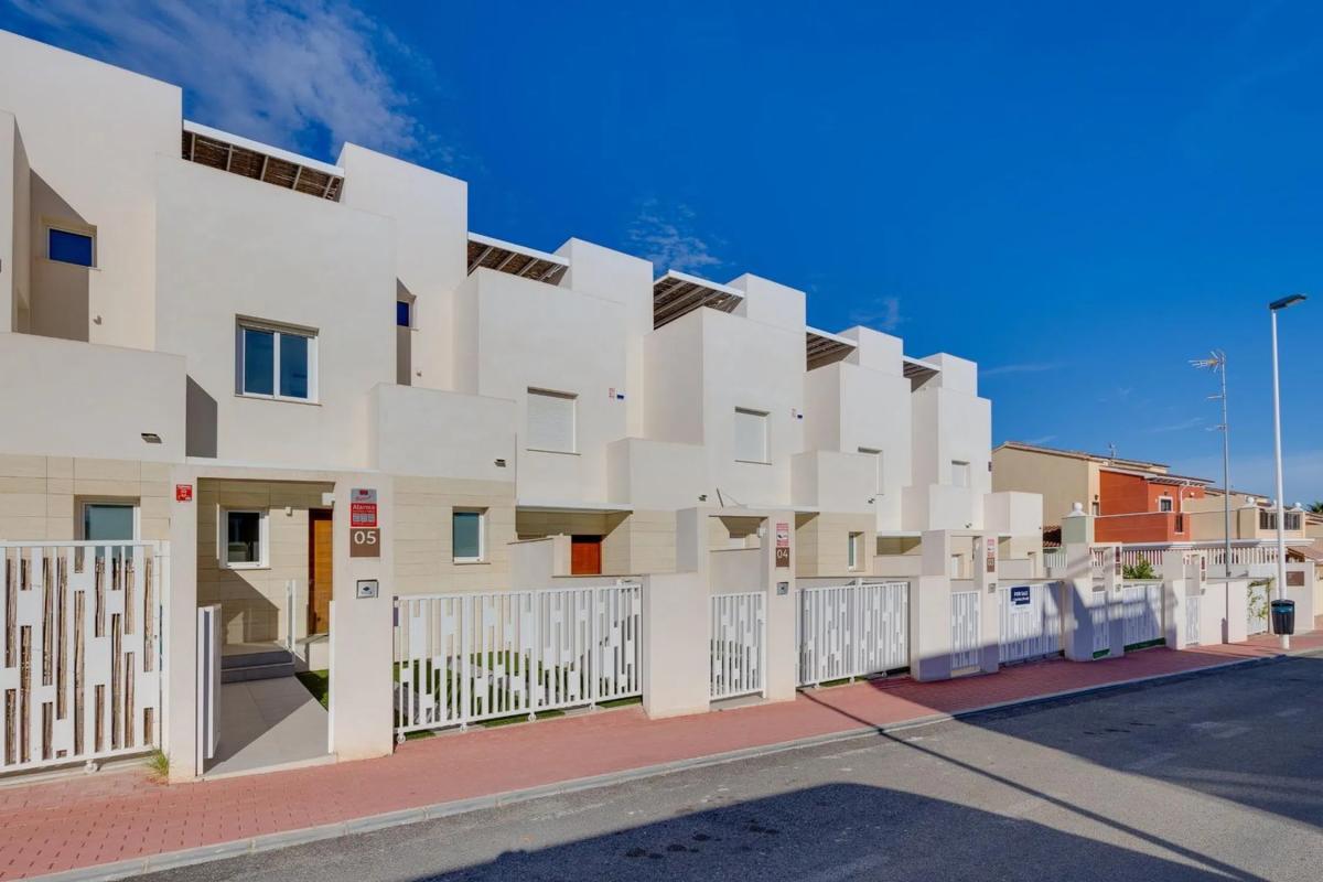 Продажа отдельного шале в Barrio Aguas Nuevas, Торревьеха photo 2
