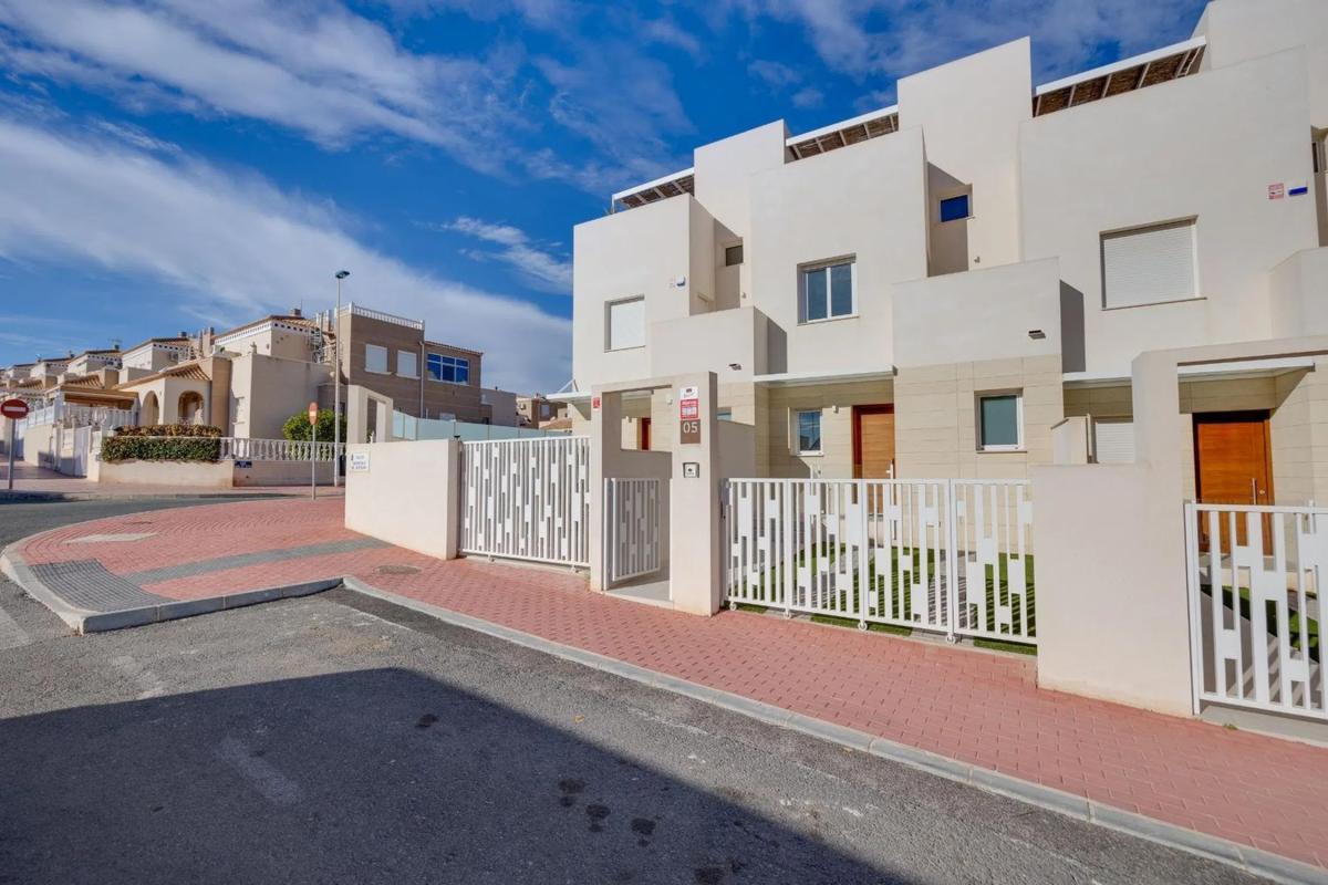 Продажа отдельного шале в Barrio Aguas Nuevas, Торревьеха photo 3