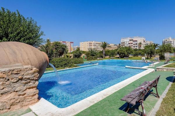 Independent chalet for sale in Calle Perseo, Torrevieja
 photo 2