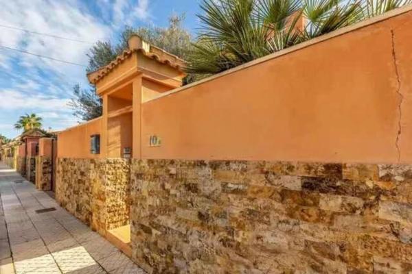 Independent chalet for sale in Barrio Aguas Nuevas, Torrevieja
 photo 3