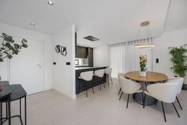 Independent chalet for sale in Calle Manuel Romera s/n, Torrevieja
thumbnail 1