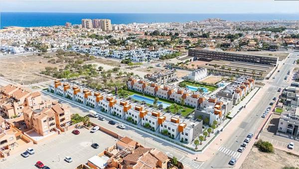 Terraced house for sale at  Barrio Aguas Nuevas , Torrevieja photo 2