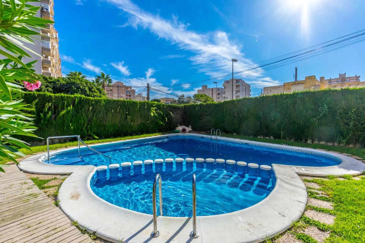 Venta de piso en Calle Joven Pura, 69, Torrevieja
photo 2