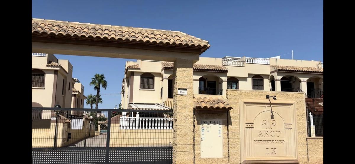Venta de piso en Calle silvia Martinez Santiago, 6, Torrevieja
 photo 3